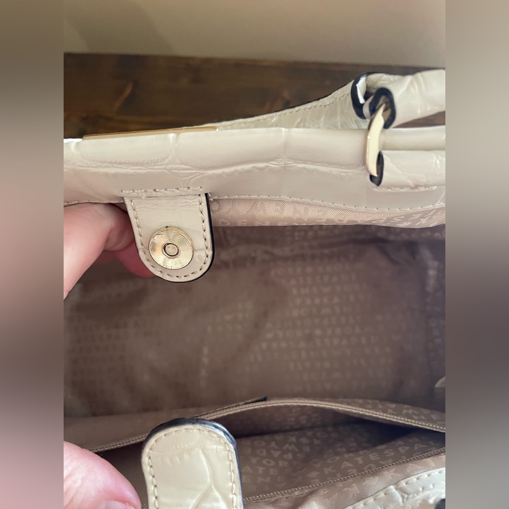Kate Spade Ivory Croc-Embossed Women's Bag 💯 Leather. - Picture 4 of 10